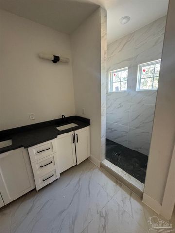 1210 E Jordan St, Pensacola, FL 32503