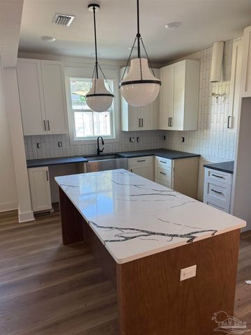 1210 E Jordan St, Pensacola, FL 32503