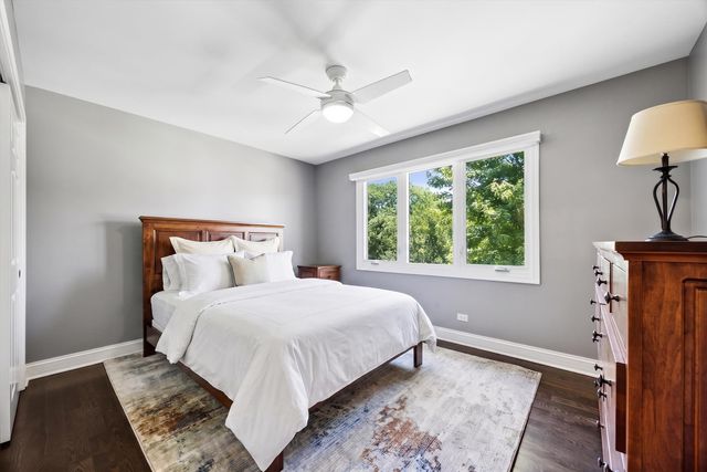 2S351 Chaucer Court, Glen Ellyn, IL 60137
