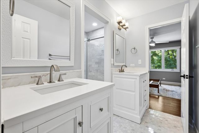 2S351 Chaucer Court, Glen Ellyn, IL 60137