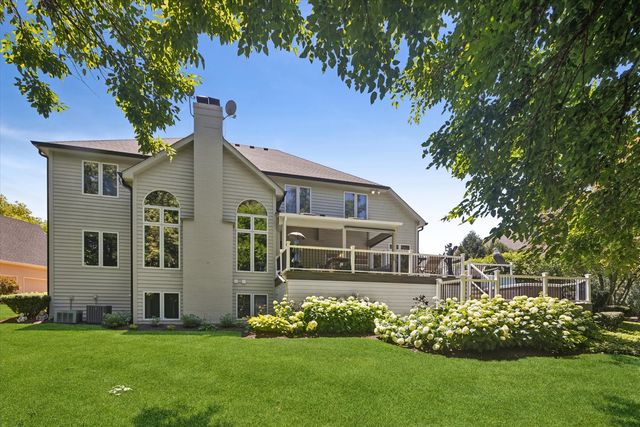 2S351 Chaucer Court, Glen Ellyn, IL 60137