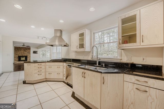 2662 Stonehenge Way, Atlanta, GA 30360