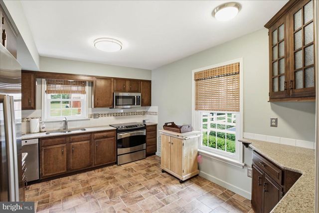 1922 CARLTON DR, Lebanon, PA 17042