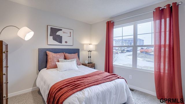 18821 Ogden Street, Elkhorn, NE 68022