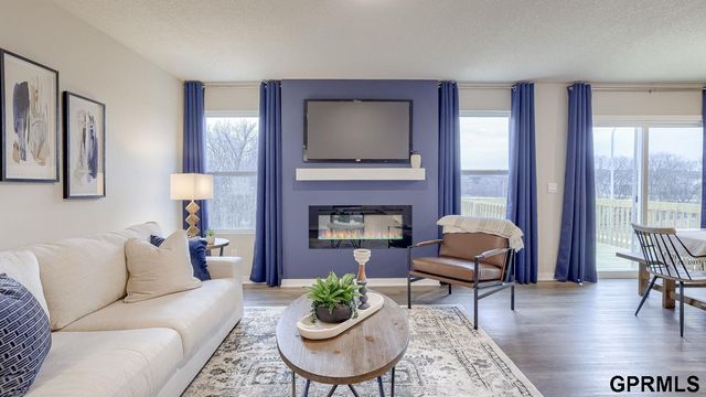 18821 Ogden Street, Elkhorn, NE 68022