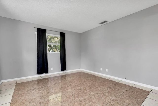 915 S N Street, Lake Worth Beach, FL 33460