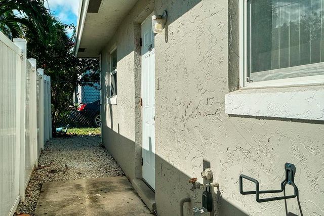 915 S N Street, Lake Worth Beach, FL 33460