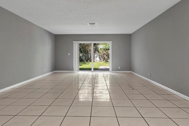 915 S N Street, Lake Worth Beach, FL 33460