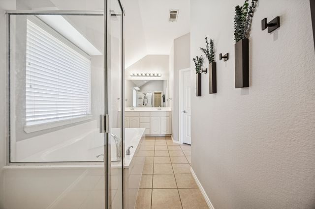 3156 Guadaloupe, Grand Prairie, TX 75054