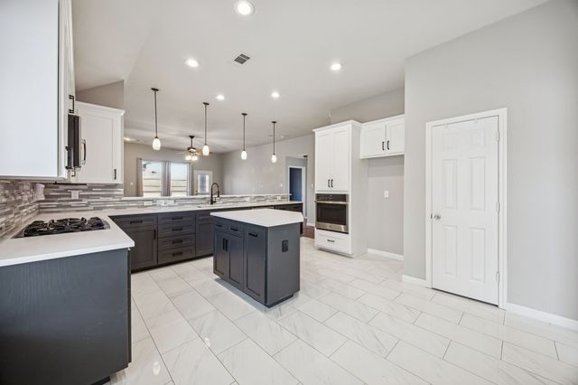 3156 Guadaloupe, Grand Prairie, TX 75054