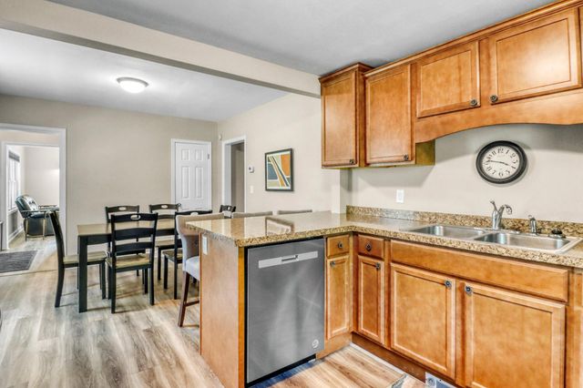 1104 W Lake Drive 5, Detroit Lakes, MN 56501