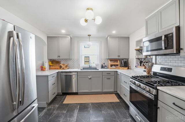 1040 Burns Avenue, Wyoming, OH 45215