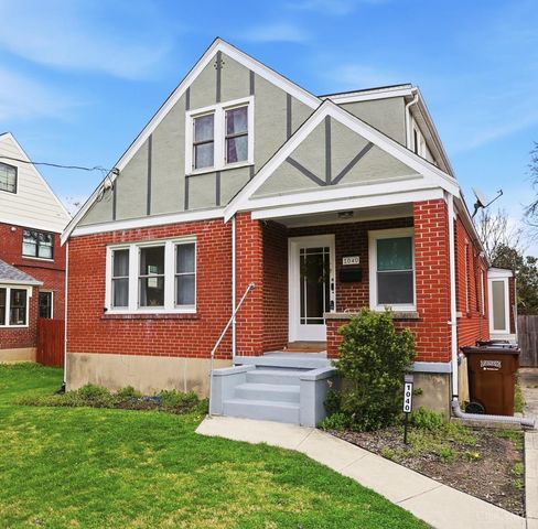 1040 Burns Avenue, Wyoming, OH 45215