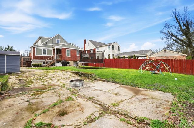 1040 Burns Avenue, Wyoming, OH 45215