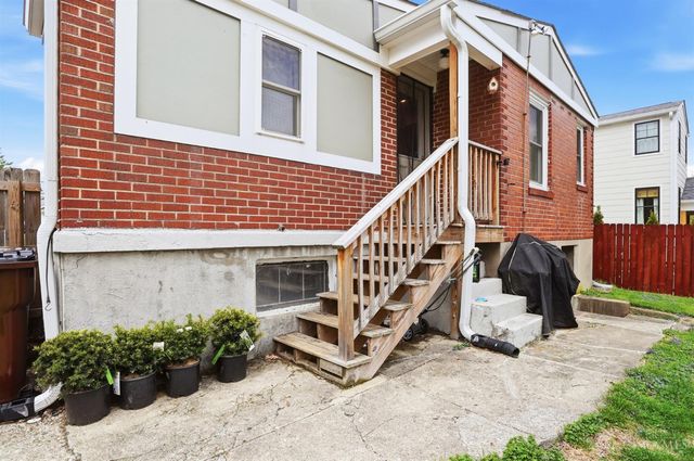 1040 Burns Avenue, Wyoming, OH 45215
