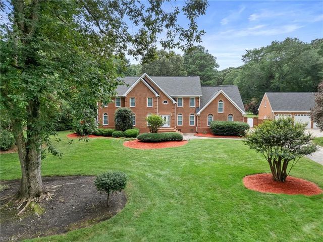 641 Ravenwoods DR, Chesapeake, VA 23322