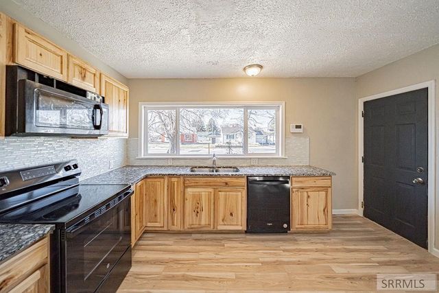 165 Horrocks Drive, Blackfoot, ID 83221