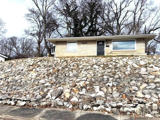 2735 Marion Avenue, Evansville, IN 47712