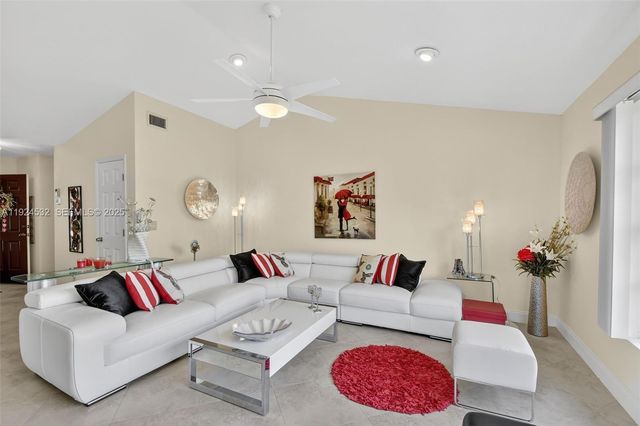 3259 Perimeter Drive 3259, Greenacres, FL 33467