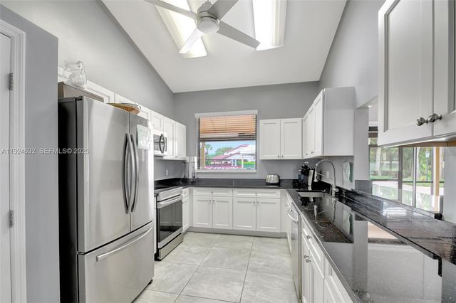 3259 Perimeter Drive 3259, Greenacres, FL 33467