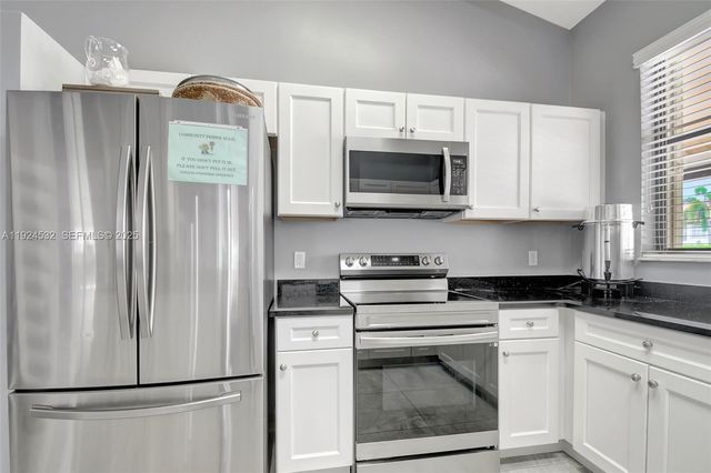 3259 Perimeter Drive 3259, Greenacres, FL 33467