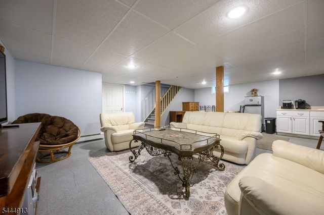 341 Saint Johns Pl, Bound Brook Boro, NJ 08805