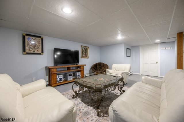 341 Saint Johns Pl, Bound Brook Boro, NJ 08805