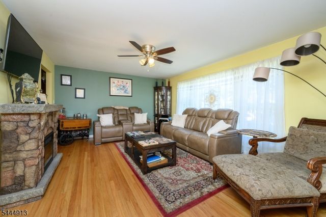 341 Saint Johns Pl, Bound Brook Boro, NJ 08805
