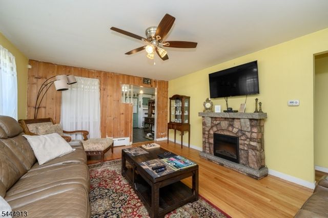 341 Saint Johns Pl, Bound Brook Boro, NJ 08805