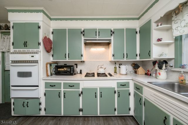 341 Saint Johns Pl, Bound Brook Boro, NJ 08805