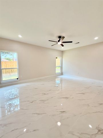 2815 Pall Mall Avenue, Dallas, TX 75241