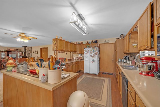 5728 S Seneca St, Wichita, KS 67217