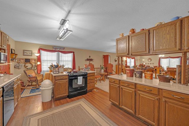 5728 S Seneca St, Wichita, KS 67217