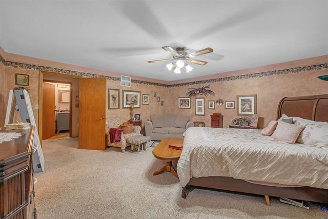 5728 S Seneca St, Wichita, KS 67217