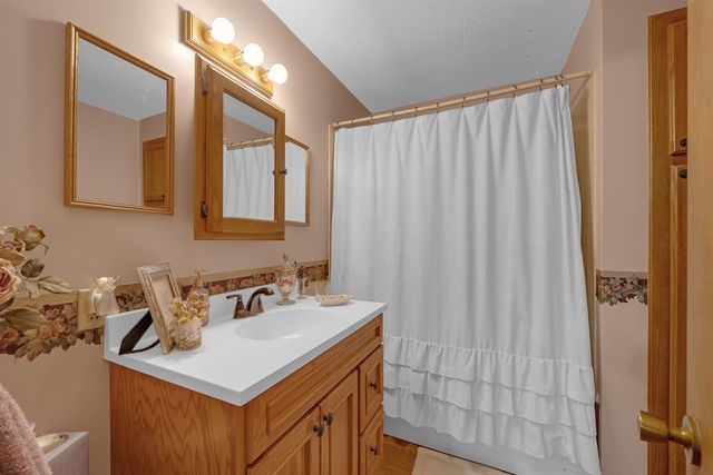 5728 S Seneca St, Wichita, KS 67217