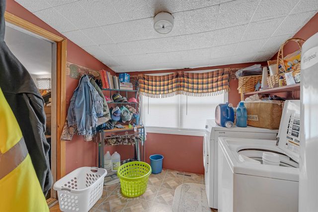 5728 S Seneca St, Wichita, KS 67217