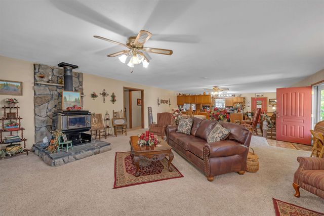 5728 S Seneca St, Wichita, KS 67217