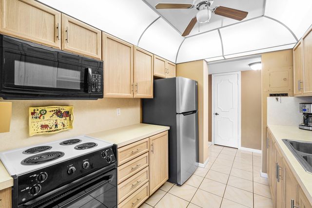 1111 S Ocean Boulevard 413, Boca Raton, FL 33432