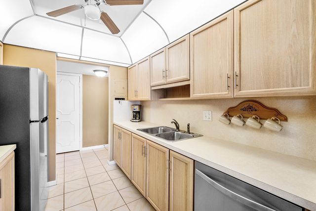 1111 S Ocean Boulevard 413, Boca Raton, FL 33432