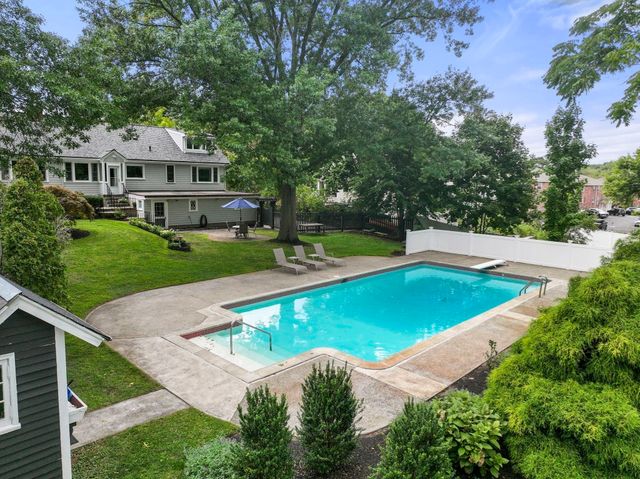 253 Pond St, Winchester, MA 01890