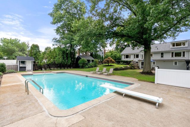 253 Pond St, Winchester, MA 01890