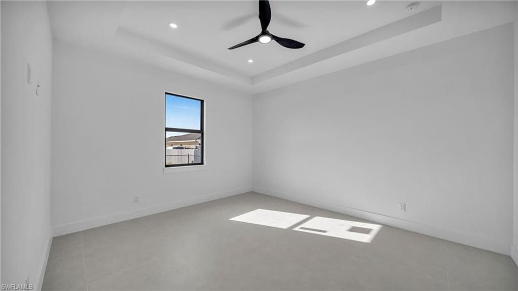 Image 13 of property listing at 510 Wilmington PKWY, Cape Coral, FL 33993