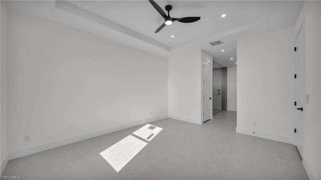 Image 14 of property listing at 510 Wilmington PKWY, Cape Coral, FL 33993