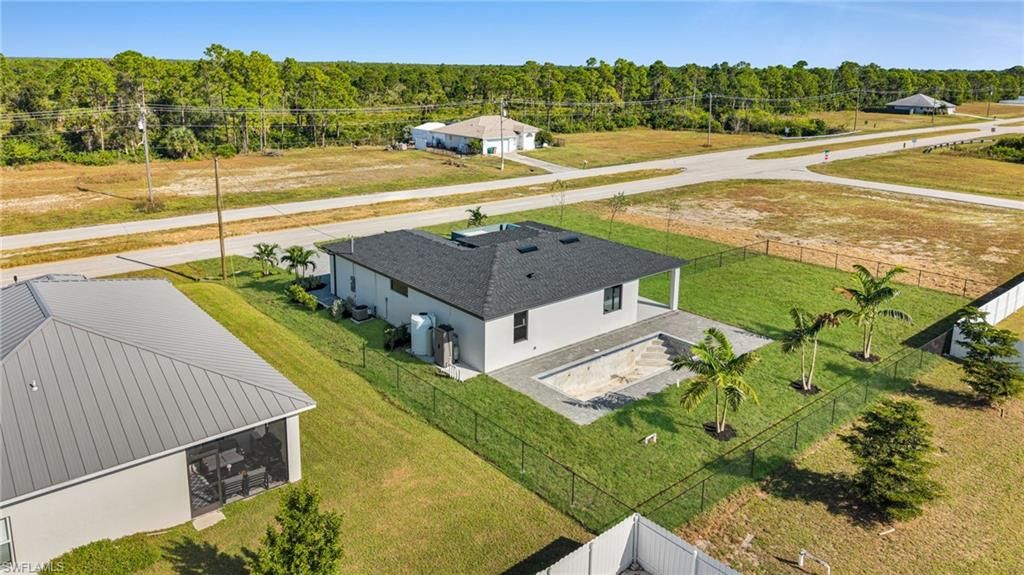 Image 37 of property listing at 510 Wilmington PKWY, Cape Coral, FL 33993