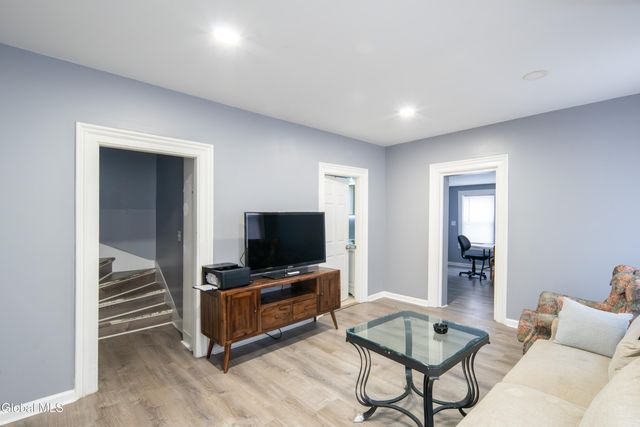 41 Brunswick Avenue, Troy, NY 12180