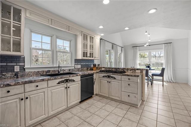 944 Camino Real S, Virginia Beach, VA 23456