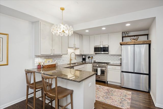 2509 N Milwaukee Avenue 1S, Chicago, IL 60647
