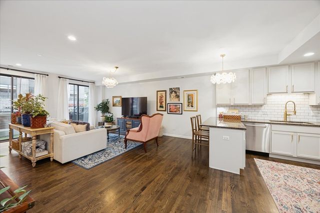 2509 N Milwaukee Avenue 1S, Chicago, IL 60647