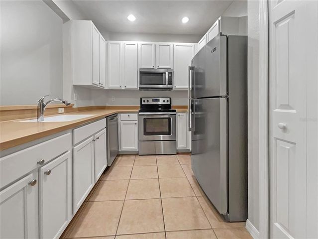 3473 PARKRIDGE CIRCLE 17-101, Sarasota, FL 34243