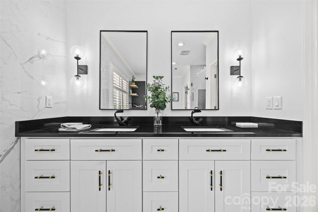 9414 Heydon Hall Circle, Charlotte, NC 28210
